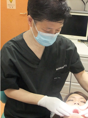親知らずは痛い、腫れるだけでなく、あなたのお口の健康、そして全身の健康にも深い関わりがあります。
